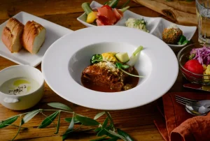 牛ほほ肉のほろほろ煮込み__洋食堂なか田公式HPより